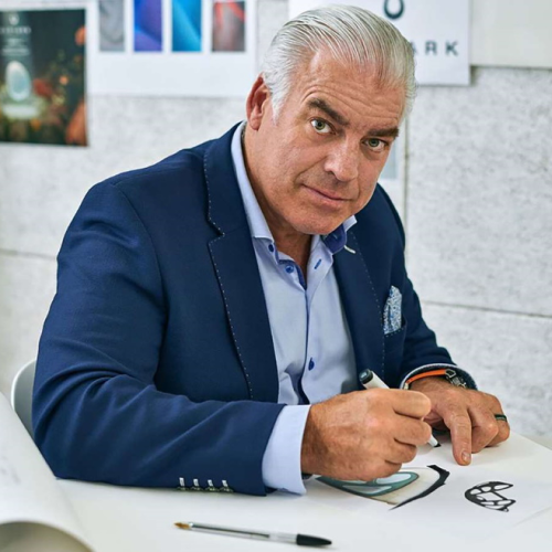 babyark Design Director Frank Stephenson, designer behind icons like the Mini Cooper HATCH, sketching babyark design ideas